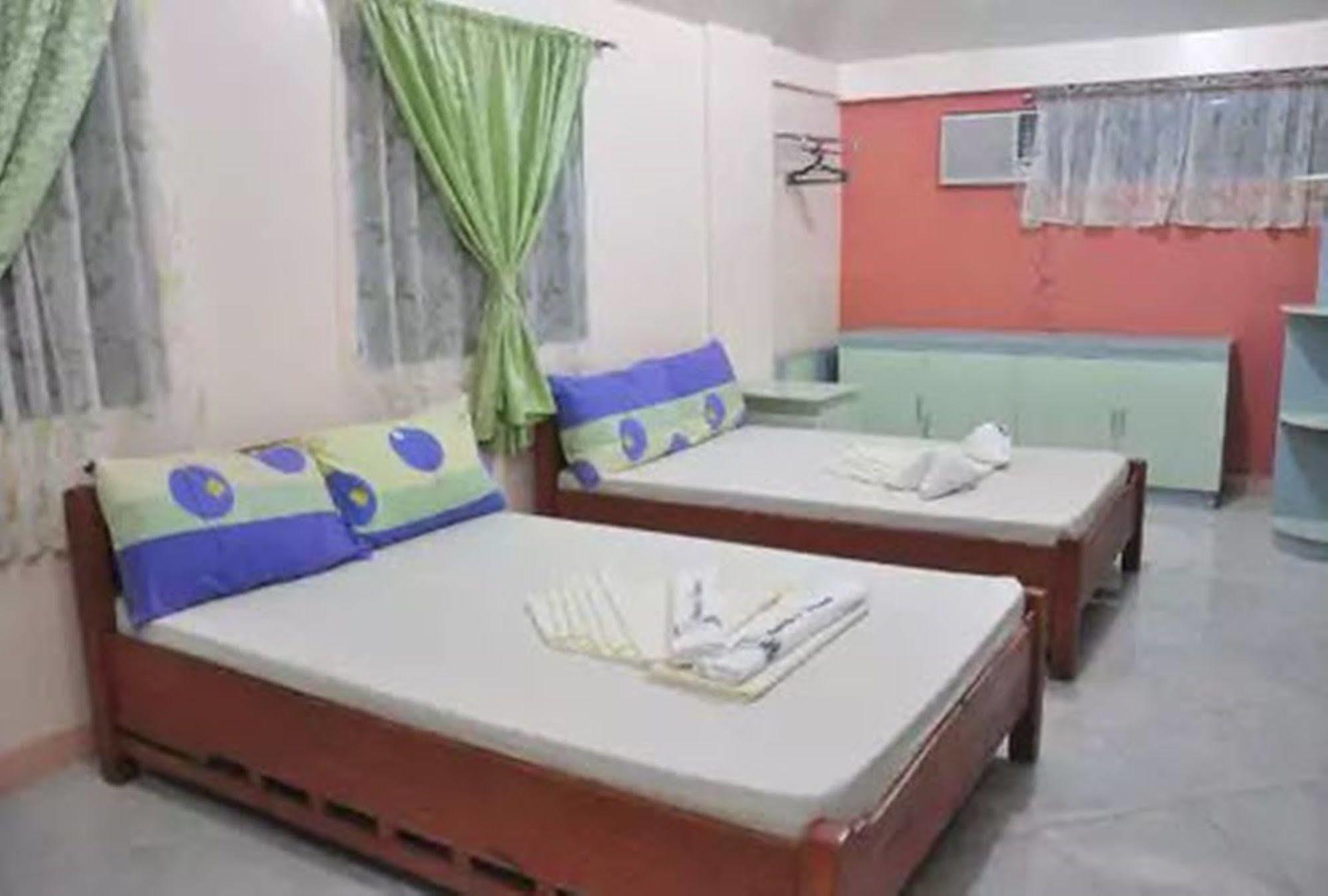Apartelle De Francesca Puerto Galera Extérieur photo