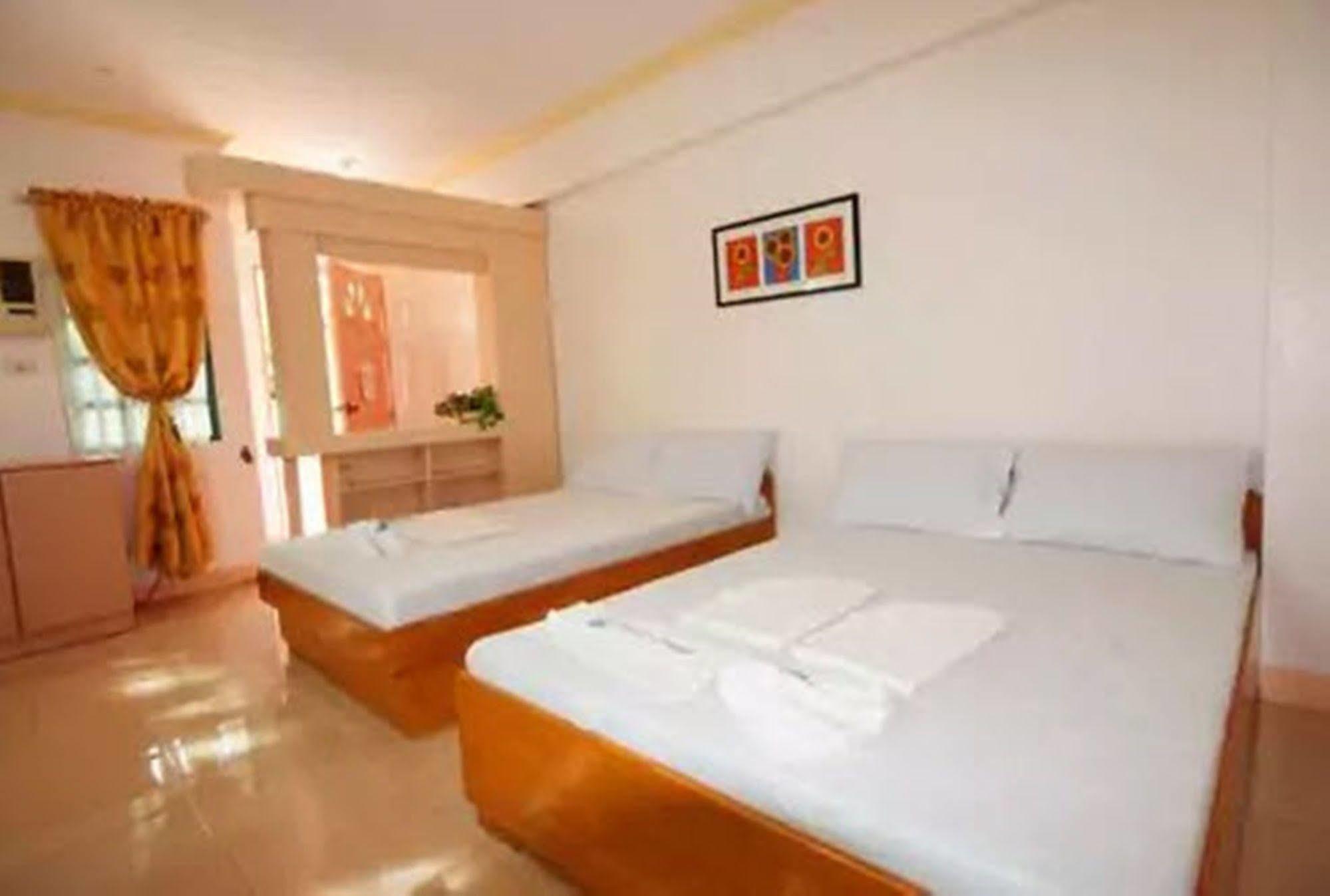 Apartelle De Francesca Puerto Galera Extérieur photo