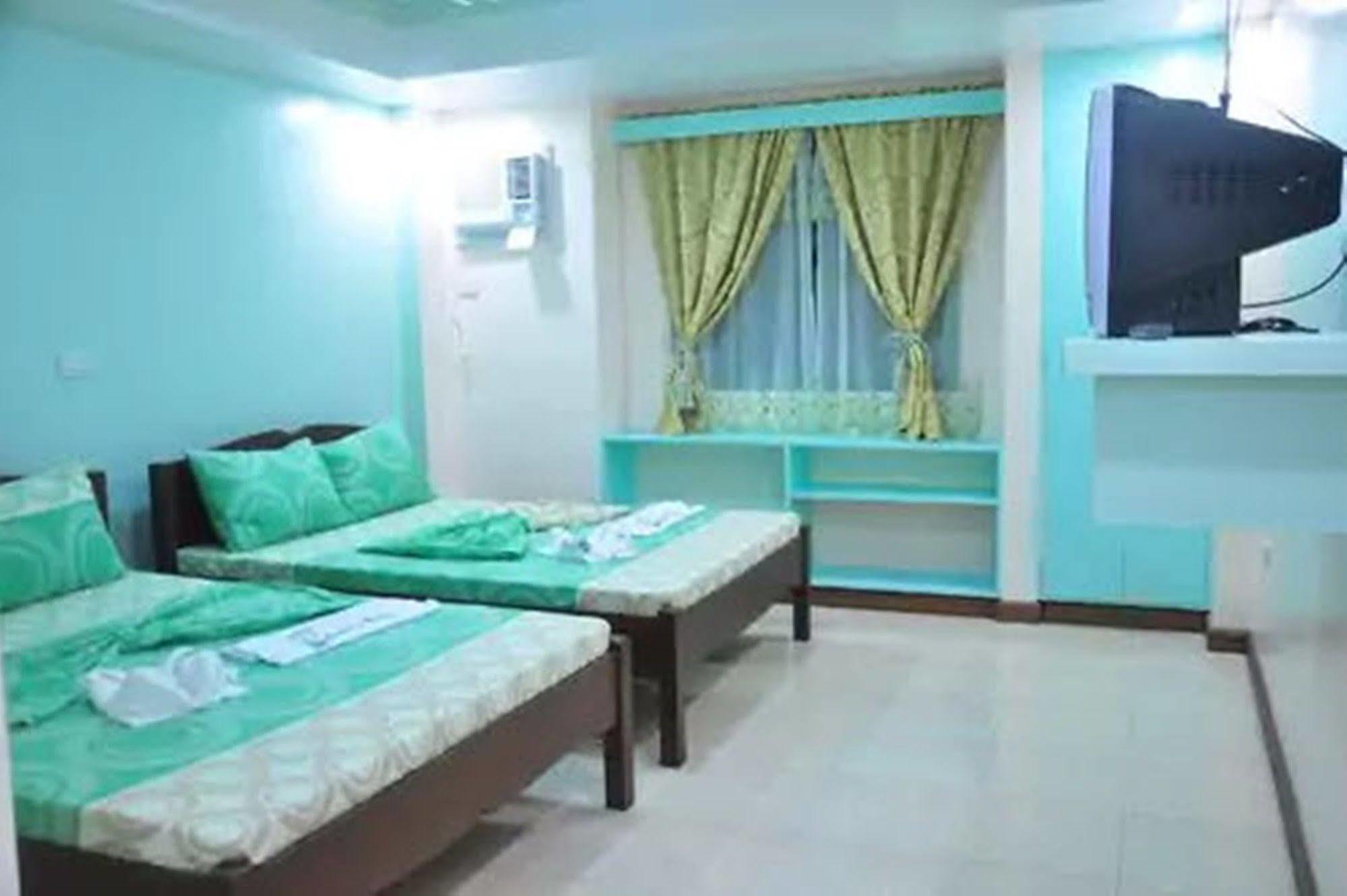 Apartelle De Francesca Puerto Galera Extérieur photo