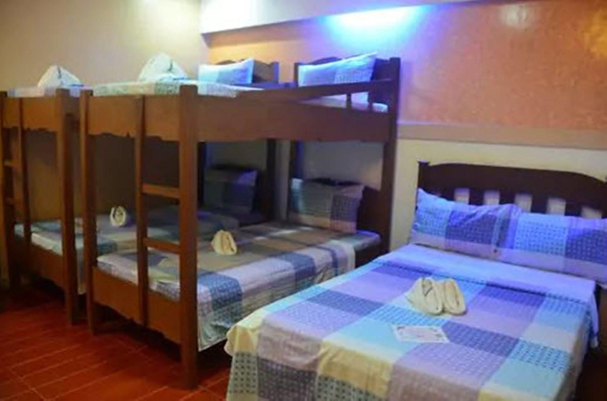 Apartelle De Francesca Puerto Galera Extérieur photo