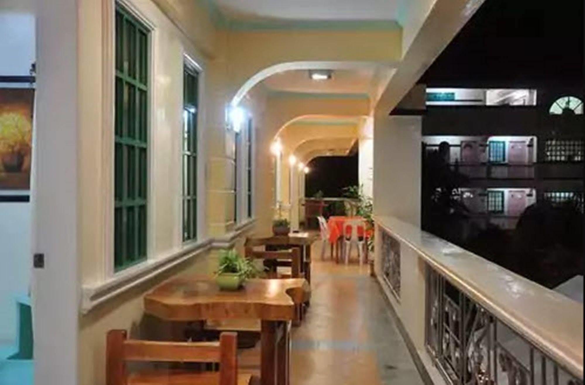Apartelle De Francesca Puerto Galera Extérieur photo