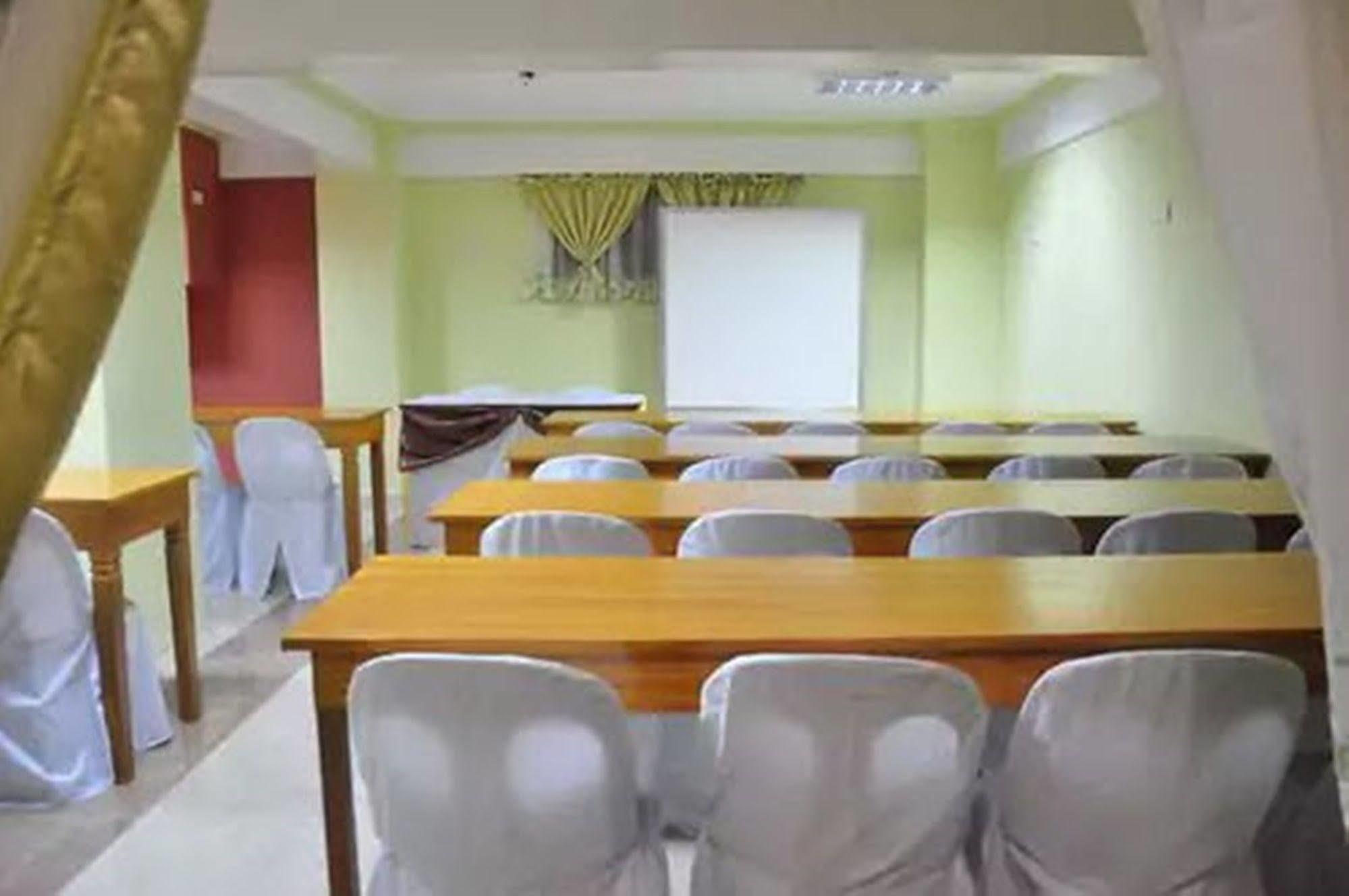 Apartelle De Francesca Puerto Galera Extérieur photo